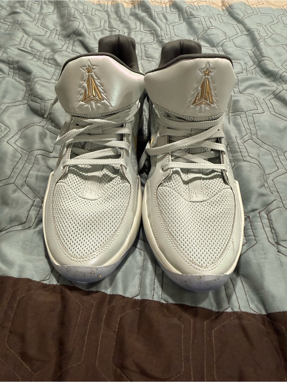 Nike Ja 2 ‘Tree Top’ XMAS BasketballLight Silver and Metallic Gold Mens Size 15